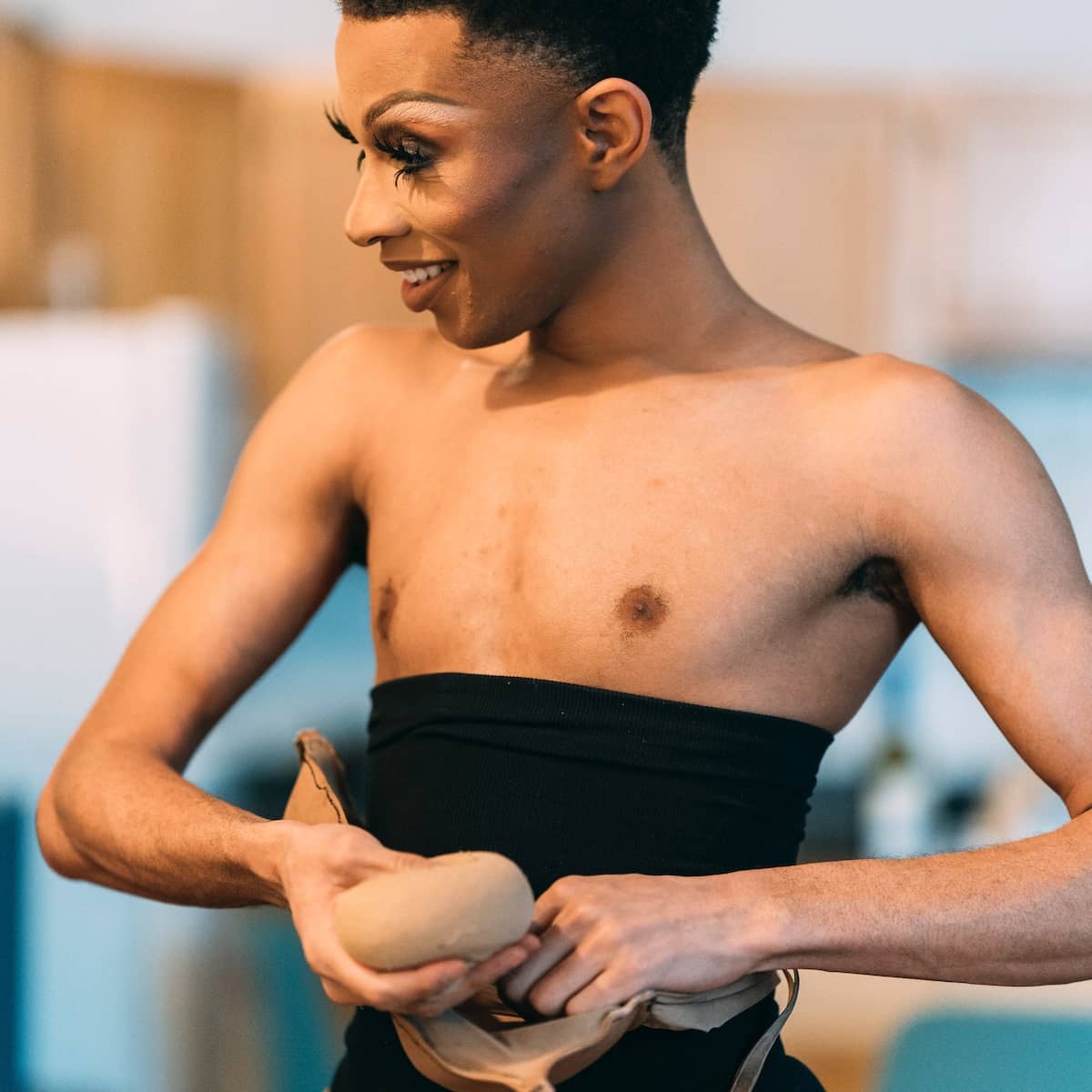 Conseil de féminisation, truc et astuce de sissy, cours de travestie